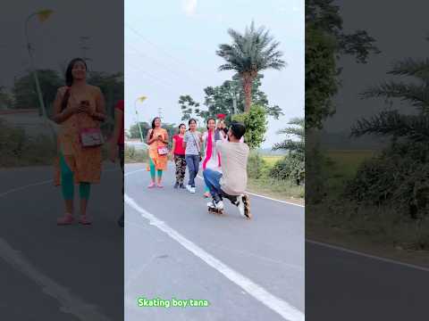 #skating #road #girl #reaction #funny #shorts #youtubeshorts #india #viralvideos #vairalshort
