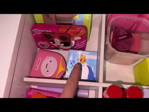 TOUR PELA PENTEADEIRA E PRATELEIRAS DA BABI! (MAKE, PERFUMES E LIVROS)