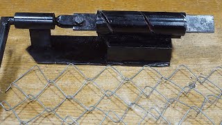 Mini machine for making mesh