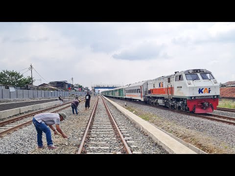 JALUR REL KERETA BARU INI TERUS DILAKUKAN PENYEMPURAAN SEBELUM DI UJI COBAKAN.