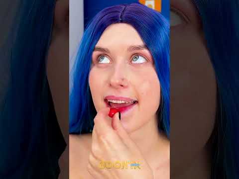 مستحضرات تجميل الحلويات؟ حلوة جدًا لتكون حقيقة! 🍭💄 #اختراق #مكياج