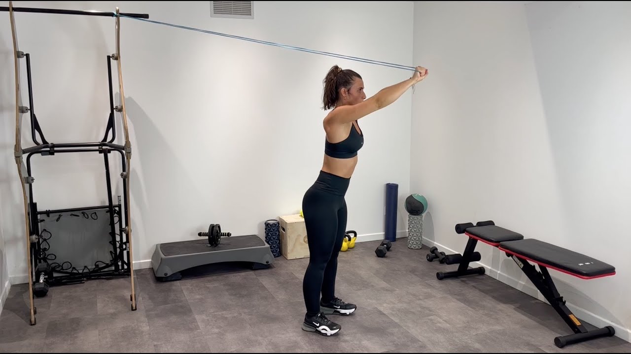 Schulterflexion mit Widerstandsband