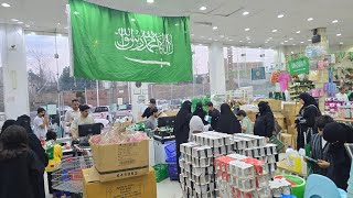 تجهيزات المطبخ من قلب الزحمه😁  أبو خمسه 😍🇸🇦🇸🇦