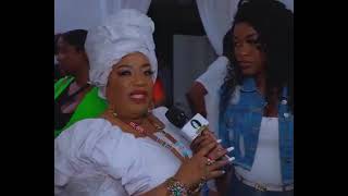 Manbo Team Blondedy an Di li pa pè anyen li kanpe red nan Do Blondedy . Pitit Manbo an fe konnen