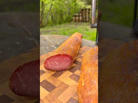 Настоящее вяленое мясо должно стоять