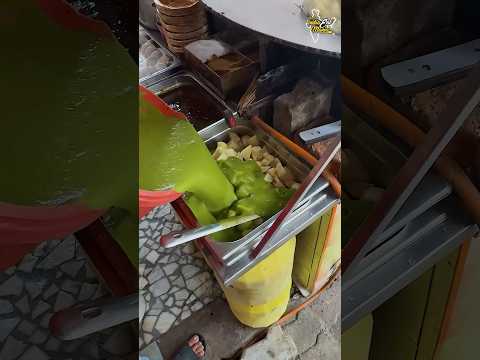 Kanpur Style Daniya Aloo Chutney Wali Biggest Aloo Tikki Chaat #kanpur #shorts