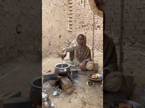 Bhindi Curry Recipe in Traditional Style by a Village Woman #BhindiCurryRecipe #youtubeshorts