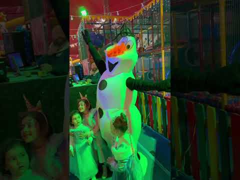 Christmas Cartoon Party โ๏ธ #frozen #baby #shorts