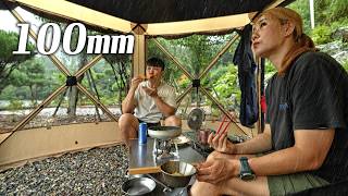 원터치 텐트로 100mm 쏟아지는 폭우속에서 우중캠핑을 해보자