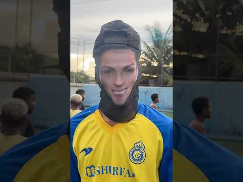 TROLLEI a tropinha no campo com o CR7 fake 🤣 #Shorts #Futebol