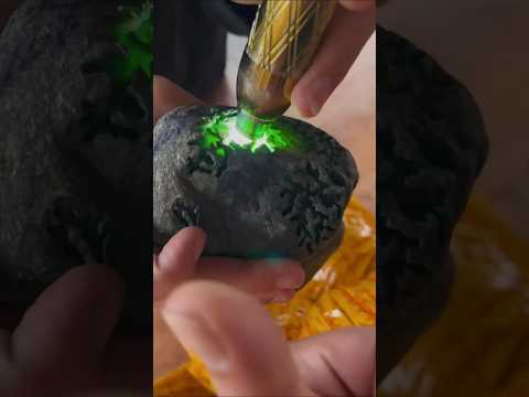 Jade stone #jade #jadeite #jadestonecutting