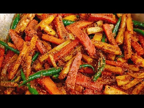 हर साल ठंडी में ये तो बनता ही है ||Gajar Mooli Ka Achaar || Gajar Mirch Achaar recipe||