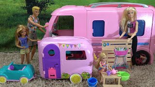Barbie and Barbie Sister Chelsea Showing Their Campers to Stacie🚙🤩🏕️