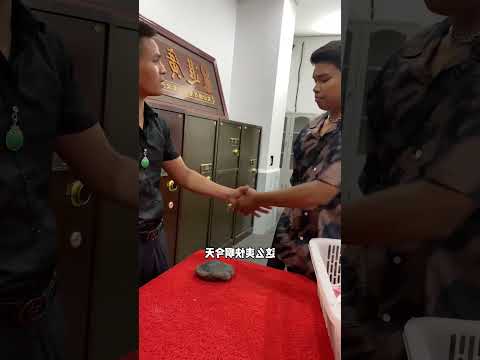 đổ thạch ngọc bích giá 2 tỷ #ngọcmyanmar #jade #Ngoc #jewellery #jadeA #toilet #ngocbich