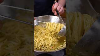 Diese Pasta braucht gerade einmal 5 Zutaten 🍝