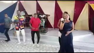 Anatenda live ministering