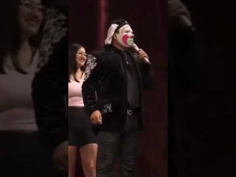 En la pista RUBÍ y el payaso irreverente bailan así.          #brincosdieras #comedia #humor