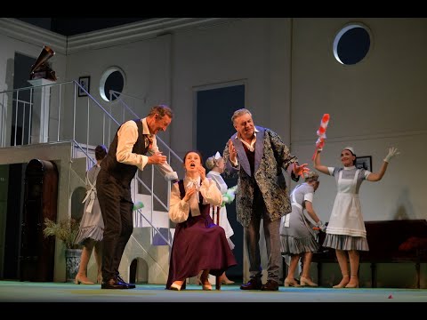 Мюзикл «Моя прекрасная леди» на сцене Оренбургского драматического театра им М. Горького