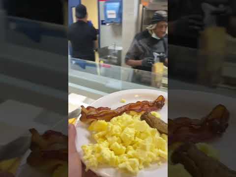 アメリカの学食がヤバい🍕🇺🇸🏫　#アメリカ #アメリカ生活 #アメリカ留学 #留学 #学食