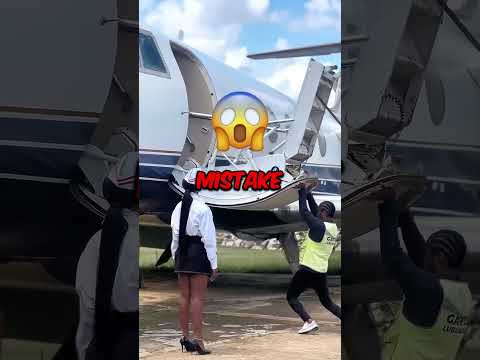 When a Pilot Can’t Properly Close the Plane Door! 😂