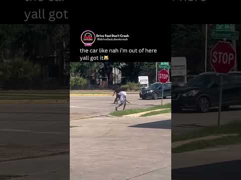 The car driving away is frying me😭 #carcrash #crazy