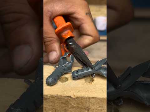 The mistake everyone makes with wall plugs#DIYFrançais #ProperFix #WallAnchorTip #CreativeHack