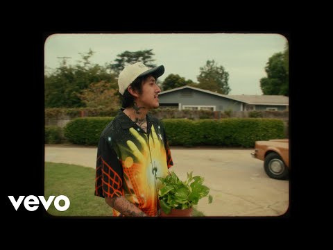 Cuco - Si Me Voy (feat. The Mar&#237;as) [Official Video]