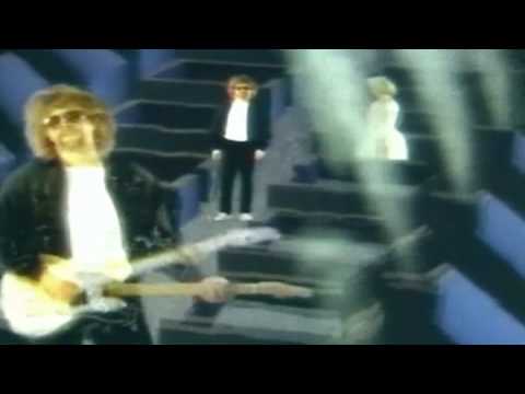 Lift Me Up de Jeff Lynne Letra y Video