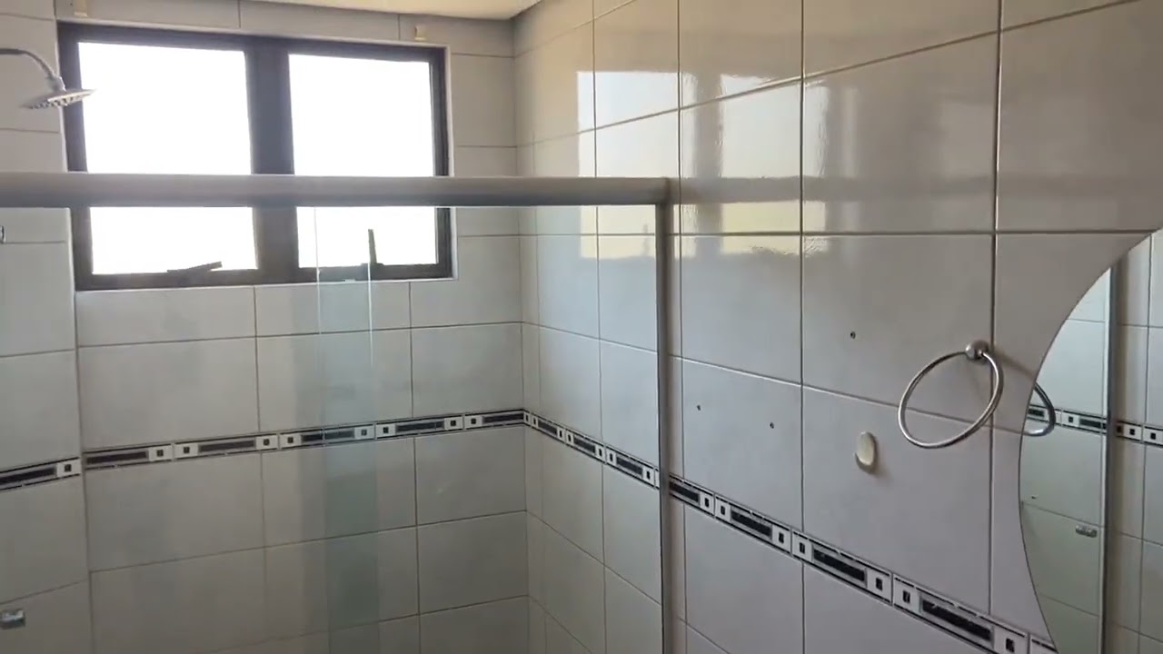 ALUGUE, AP. 2 DOR.  SACADA, ÁGUA QUENTE, SUÍTE, GARAGEM, BAIRRO DUQUE.