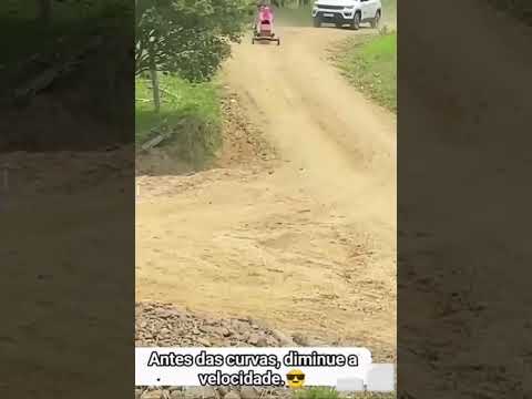 Cuidado nas curvas e cruzamentos, diminua a velocidade antes.🙂