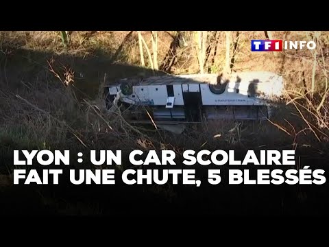 Lyon : un car scolaire fait une chute, 5 blessés légers｜TF1 INFO