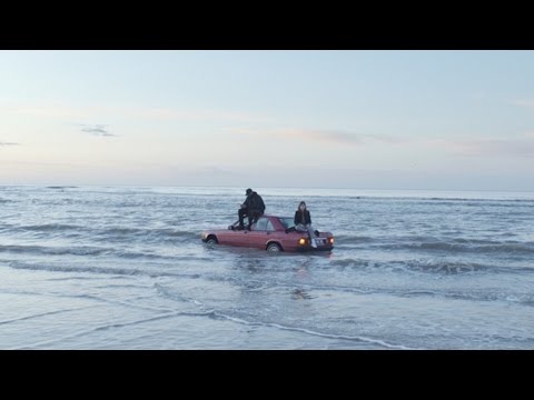 christine-and-the-queens-here-feat-booba-clip-officiel-christine-and-the-queens