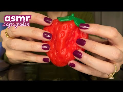 ASMR * NETFLIX Reviews Featuring Squishy 🍓!