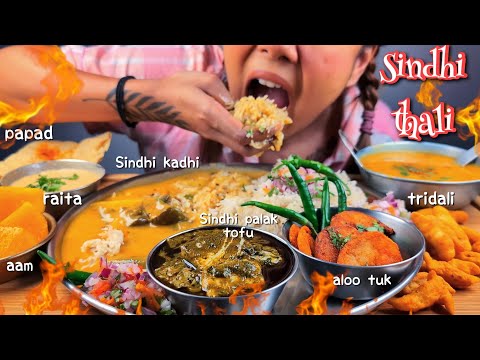 COOKING & EATING SINDHI THALI | SINDHI KADHI, TRIDALI DAL, ALOO TUK, SINDHI PALAK PANEER, RAITA, AAM