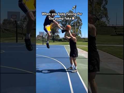 I keep falling for it🤦🏻♂️ #basketball #hooper #sports #ballislife #athlete #vertical #hoops