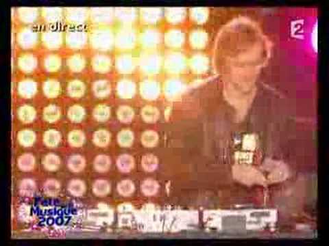 David Guetta feat Chris Willis - Love Is Gone (LIVE)