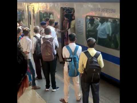 महिला ने ट्रेन ड्राइवर के पास जाकर किया यह हरकतें, वीडियो मे देखे | The Train Fact #shorts #trains