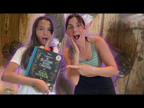We made Nightmare before Christmas Desserts !!
