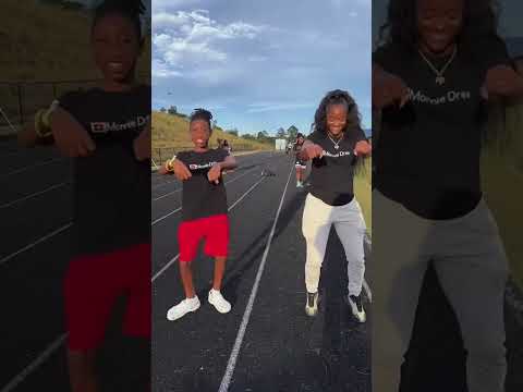 I don’t know how to do this dance but I love it 😍