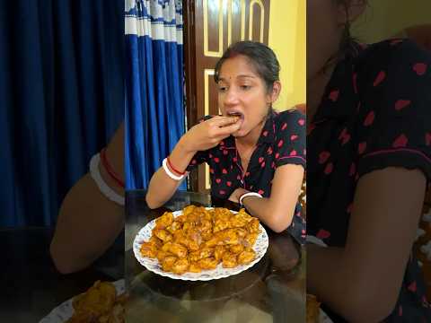 যখন বান্ধবীরা আবদার করে pan fry￼ মোমো খাবে😋😋 #viralvideo #food #shorts