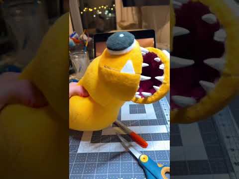 Yarnaby Plush DIY 🦁🧶🧵 #yarnaby #poppyplaytime #plush #customplush #plushies #puppet