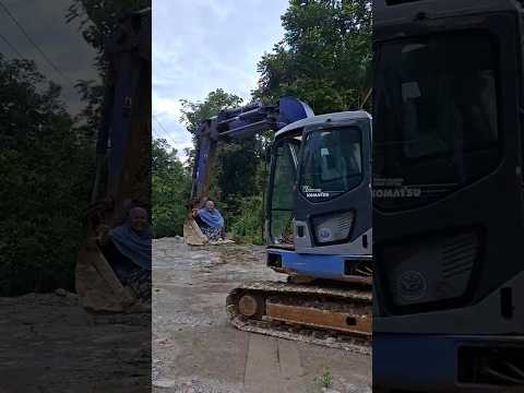 NGAMBEK PENGEN NAIK EXCAVATOR