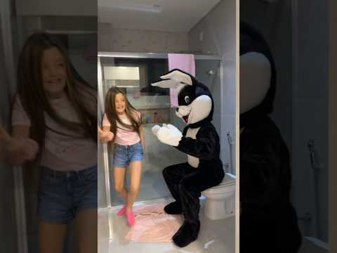 O COELHO MALVADÃO - NOVO COELHO INVADIU MEU QUARTO #shorts