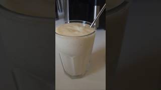 Lecker, erfrischend und gegen Hitze. Abkühlen durch leckeren Mango Milchshake