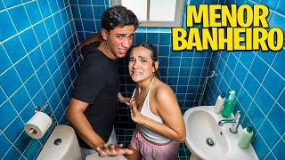 SOBREVIVI AO MENOR BANHEIRO DO MUNDO COM MEU NAMORADO!