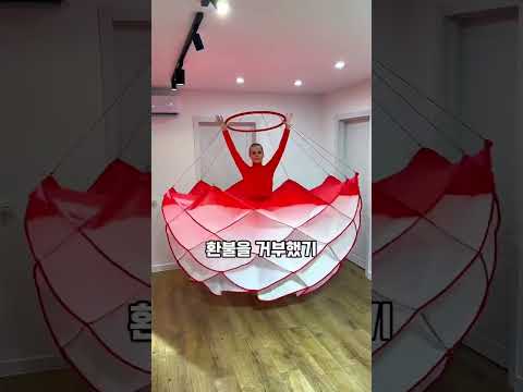 환불사태에도 불티나게 팔리는 드레스