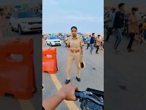🥰police akka looking 👀#trending #shorts #viral #motovlog #travel #support #bikelover #police #bike