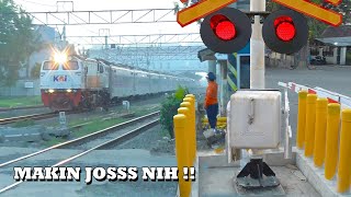 MAKIN JOSS !! Pembangunan Palang Kereta Apu Baru JPL 111, Kereta Api Juga Bagus Bagus Disini