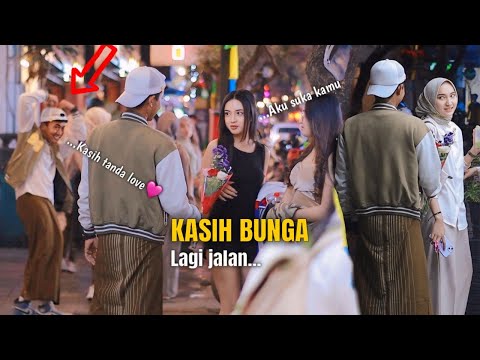 VIRAL!! KASIH BUNGA CANTIK LAGI JALAN