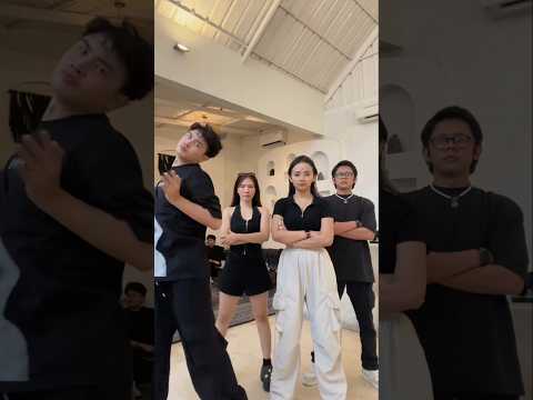 Ketika punya waktu senggang brg Putu & Ayu Puspa😂